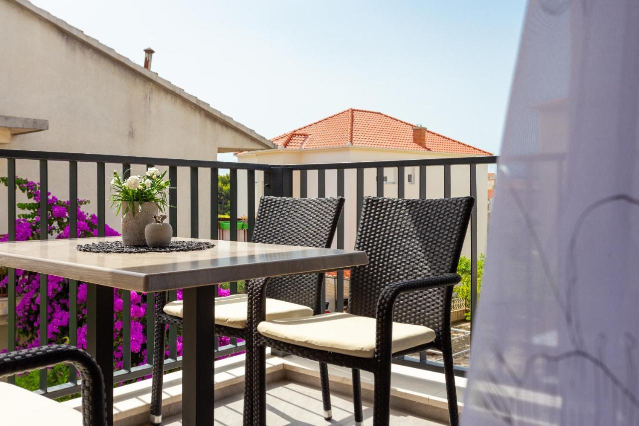 Apartament Mare's 1 *
